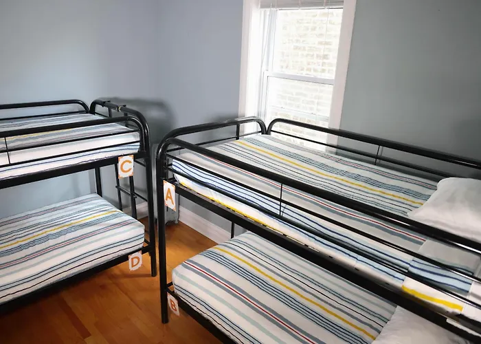 Wrigley - Hostel *