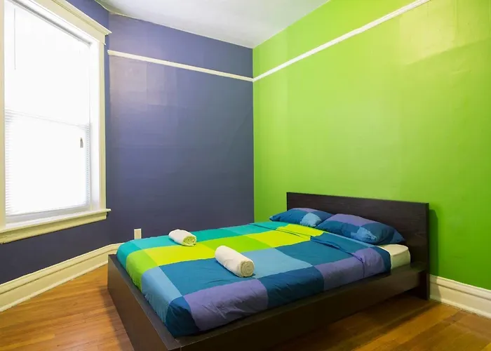 Wrigley - Hostel Chicago
