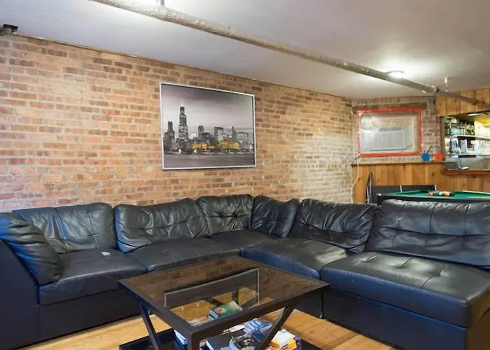Wrigley - Hostel *