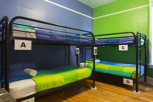 Hostel Wrigley - *