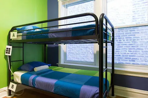 Hostel Wrigley - *
