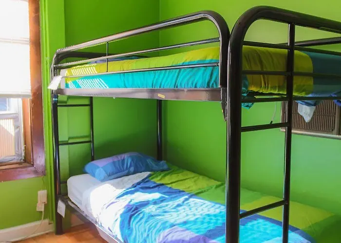 Wrigley - Hostel Chicago