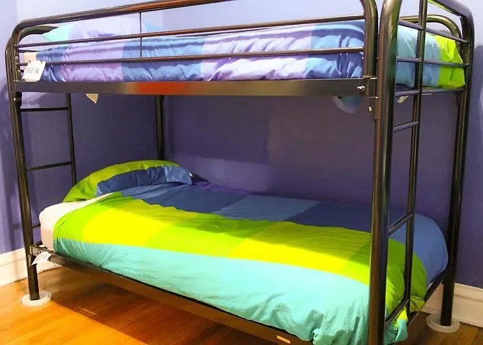 Wrigley - Hostel Chicago