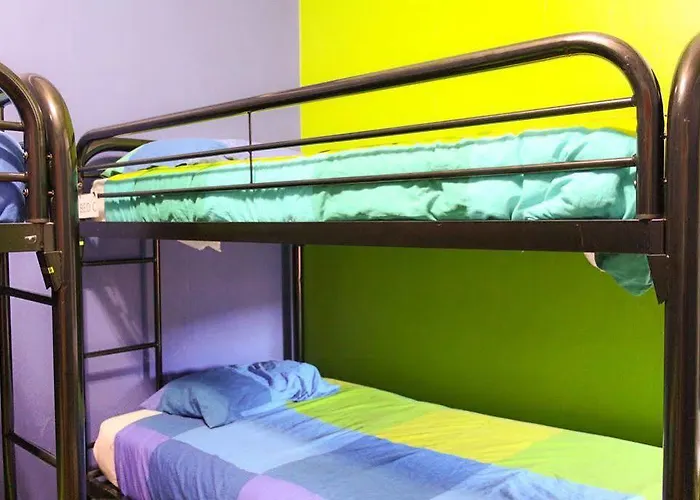 Wrigley - Hostel *