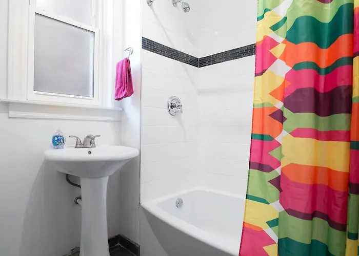 Wrigley - Hostel Chicago
